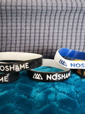 Noshame bracelets like new, pack of 5 pieces