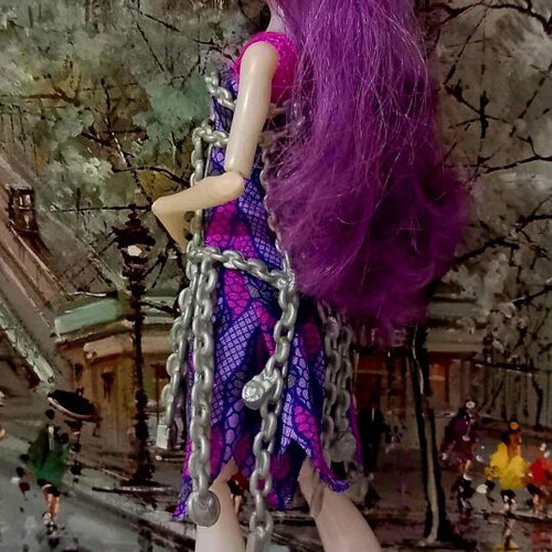 Monster High Spectra Vondergeist "Haunted" doll like new