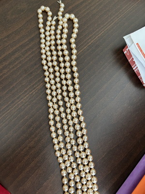 Faux Bijoux Necklace like new