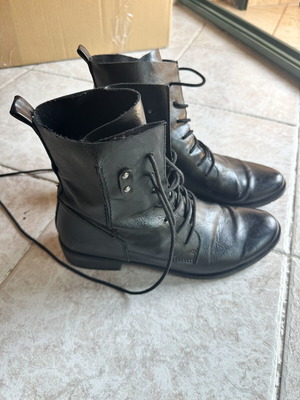 Tsakiris Mallas leather ankle boots, black, size 38