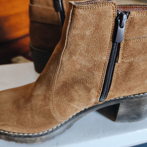 Commanchero suede ankle boots size 39 like new, brown