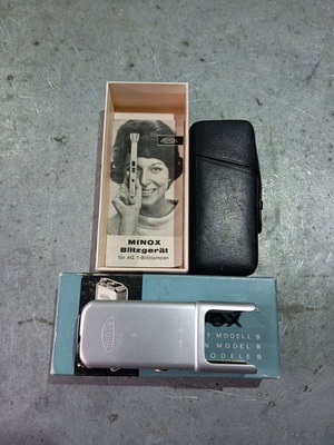 Minox flashgun model B σε εξαιρετική κατάσταση