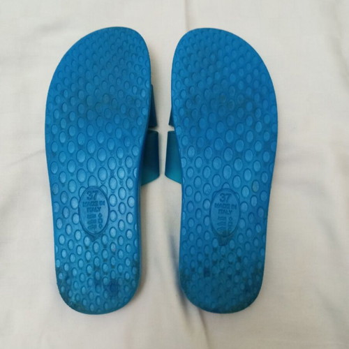 Summer slippers like new, size 37, colorful shades