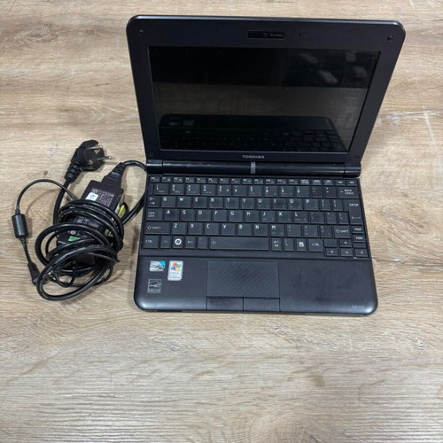 Toshiba NB200-10P Compact Netbook used with Ubuntu Linux