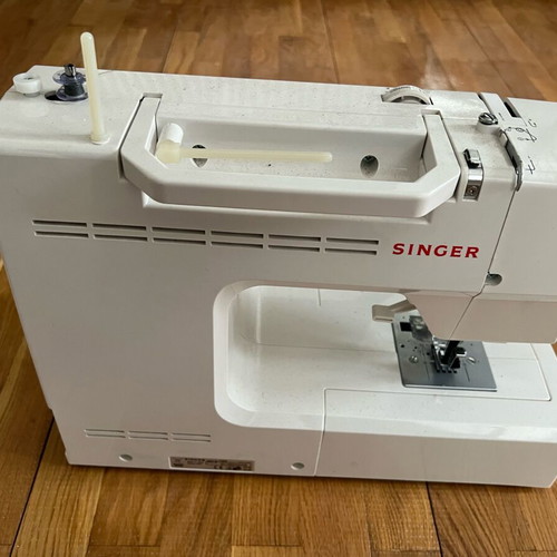 Singer Diva 28 sewing machine new in box