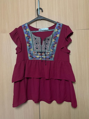 Μπλούζα Iso κοντομάνικη κόκκινη σαν καινούργια με μποχο μοτίβο