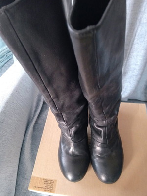 Vic Matie' leather knee-high boots like new, black size 37