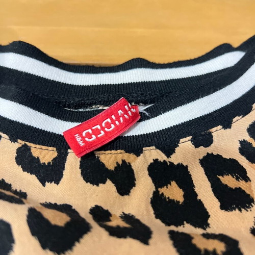 H&M Divided T-shirt with animal print and "Brooklyn 78" print like new, size M
