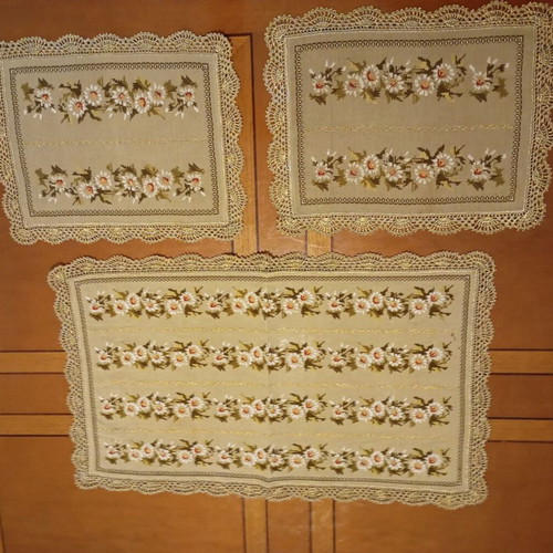 Table linens like new
