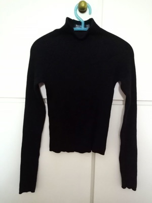 Bershka sweater new, slightly cropped, size XS, black