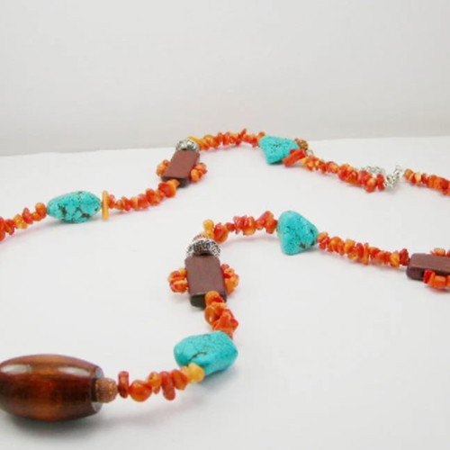 Long necklace with turquoise, red agate semi-precious stones and wooden beads