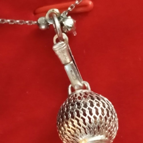 Silver 925 necklace grenade design, like new