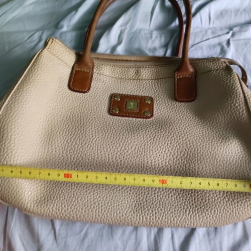 Sales~Kem shoulder bag in beige/cream shade