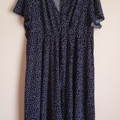 Plus Size Polkadot Dress Shein like new, size 3XL, blue