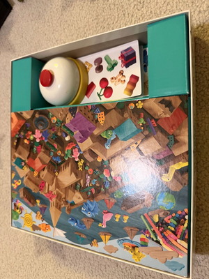 Board game Hidden Objects like new