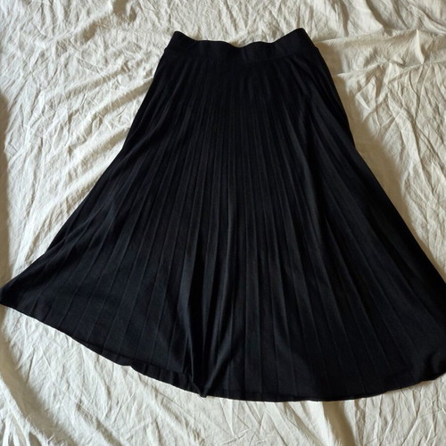 LCW Casual black pleated midi skirt with asymmetrical hem, size S
