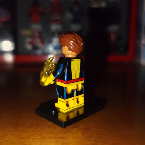 Sunspot Marvel minifigure like new with accessories