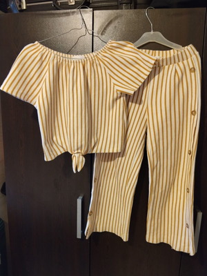 Zara kids set 10 years, striped mustard and ecru blouse and pants