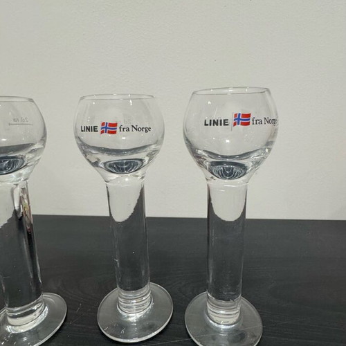Glasses on stem like new, set of 4 pieces