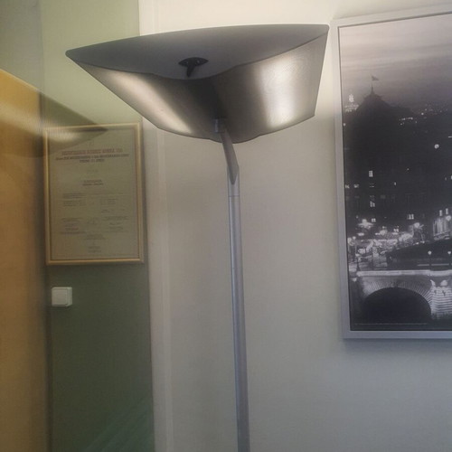 Desk lamp like new with 2 lighting levels and inox base