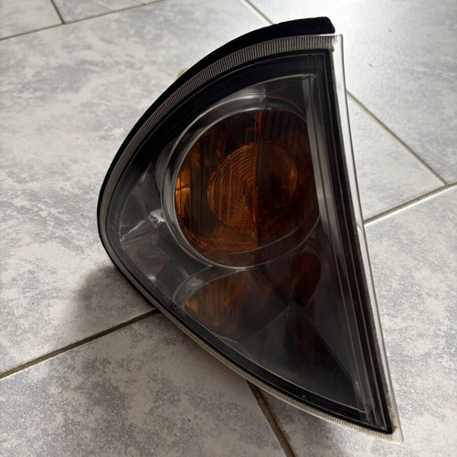 Toyota Avensis 2001 right turn signal used, genuine