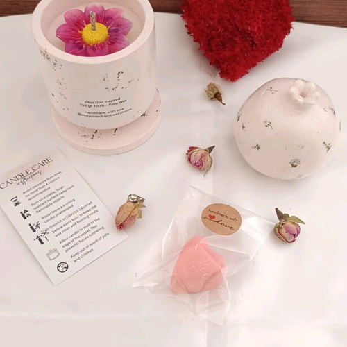 Miss Dior Inspired Candle Set 150ml in Pink Porcelain with Pomegranate and Tray