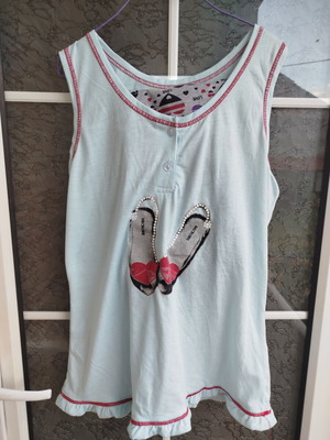 Summer Pajamas Capri Pants and Sleeveless Top like new, multicolor