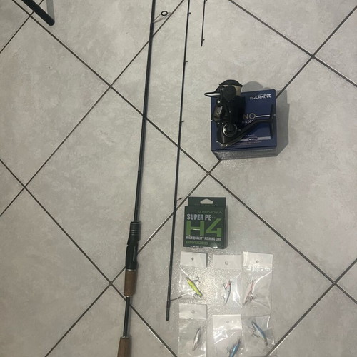 Tsurinoya fishing set with rod, reel, line and lures used