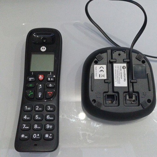 Motorola CD4001 cordless home phone like new, DECT technology