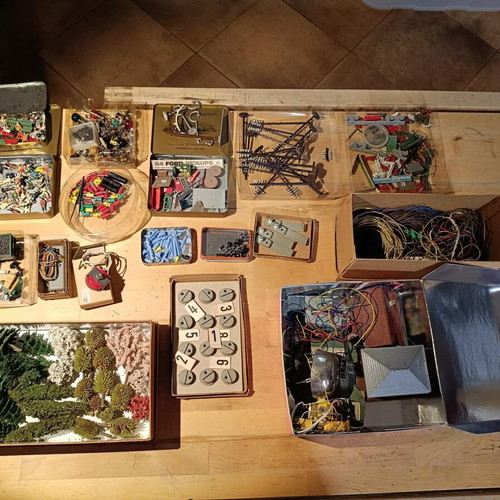Marklin & Faller train model accessories and buildings for collectors