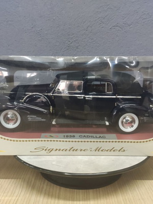 Signature Models 1938 Cadillac V16 Fleetwood metal model 1:18 new