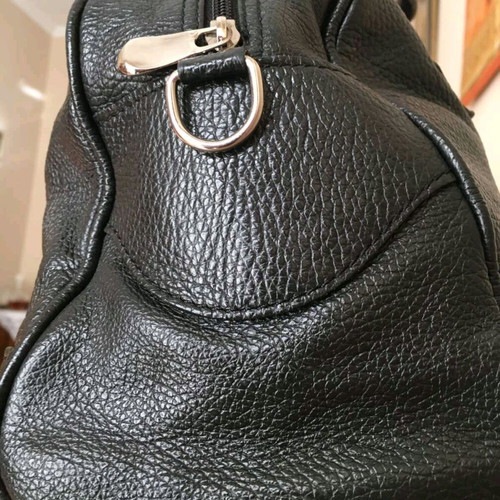 Black leather handbag like new