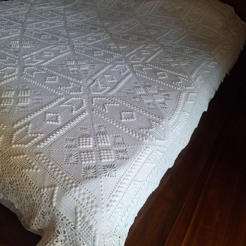 Vintage handmade white cotton bedspread blanket, Kouverli Yfanto