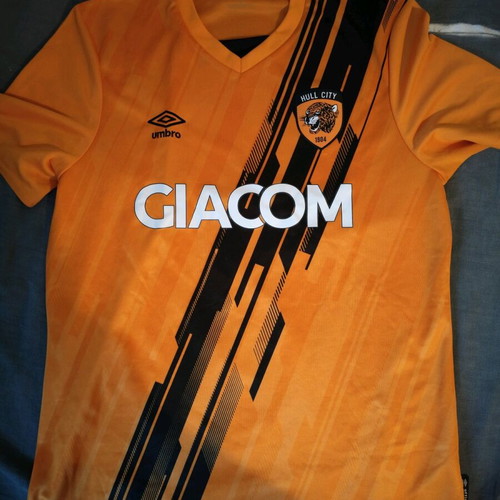 Hul City football jersey medium like new