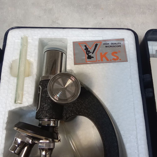 Vintage Microscope with Case and Instructions from 1980s used
