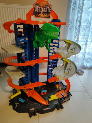 Hot Wheels City Ultimate Garage playset used, partially disassembled