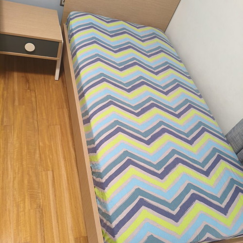 Children's bed and nightstand like new, melamine, 90x190 cm mattress