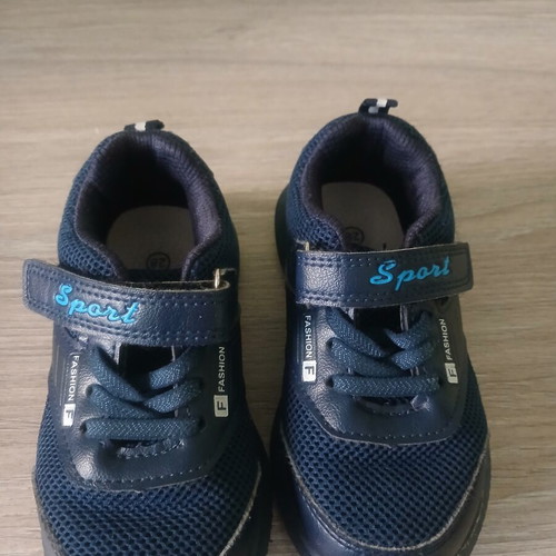 Athletic shoes like new, size 28, blue