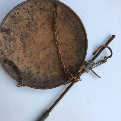 Iron scale used in good condition