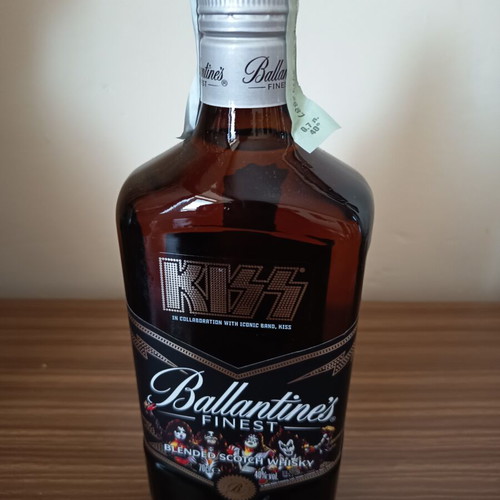 Ballantines Finest Blended Scotch Whisky 0.7L new