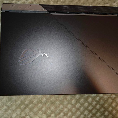 Asus ROG Strix SCAR G733ZW-LL104X laptop like new, i9-12900H, 32GB RAM, 1TB SSD, RTX 3070 Ti