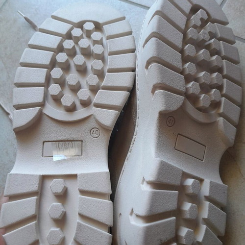 Glamazons beige athletic shoes size 40 new