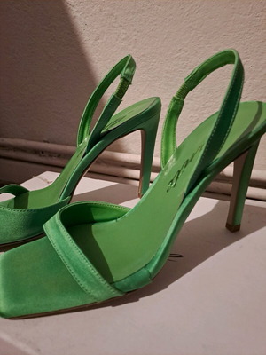 Πέδιλα Sante πράσινα σαν καινούργια, μέγεθος 36, με λεπτό τακούνι