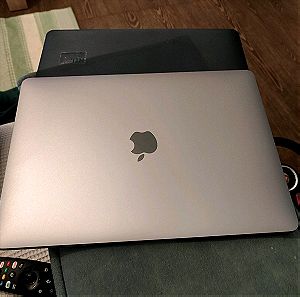 MacBook Air M1 8/256Gb Space Gray - 31 Battery cycles - 100% Battery Health