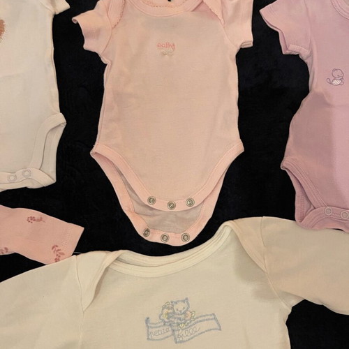 Baby bodysuits and rompers used, pack of 7 for 1-3 months old