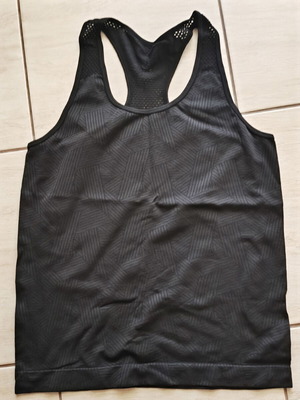Women's sports shirt black size M like new