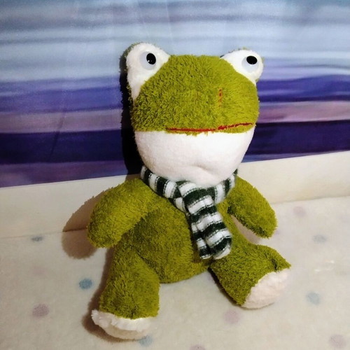 Green Frog Prince plush toy used, 20 cm, Giftable World 2013