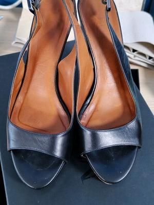 Peep toe black Mugnai shoes like new, size 37