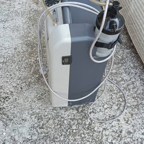 Oxygen Concentrator used, minimally