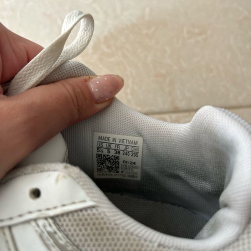 Adidas Hoops sneakers size 38 used, white